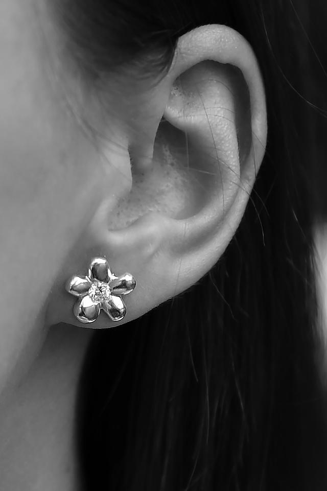 flower earring (L)