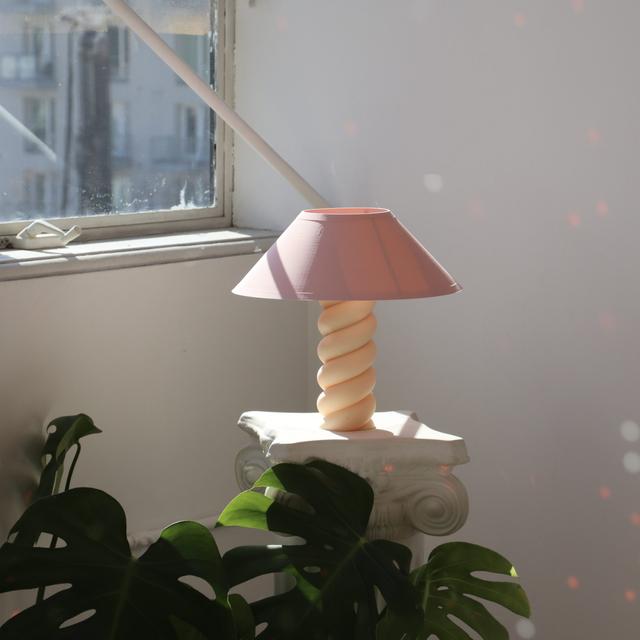 Swirl Table Lamp