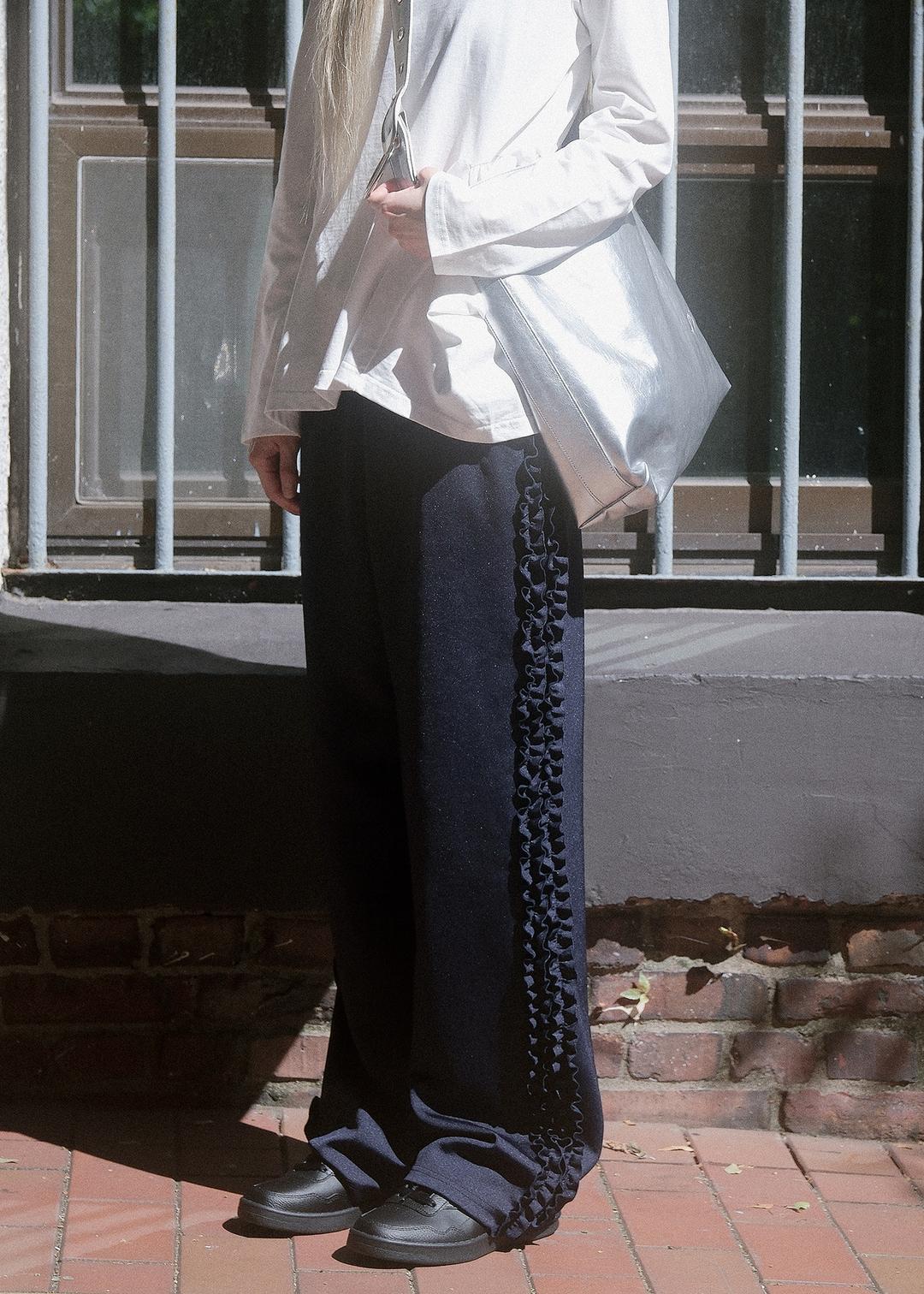 [10/14 출고] RUFFLE TRACK PANTS - NAVY
