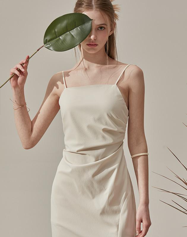 라티카 백스트랩 롱 원피스