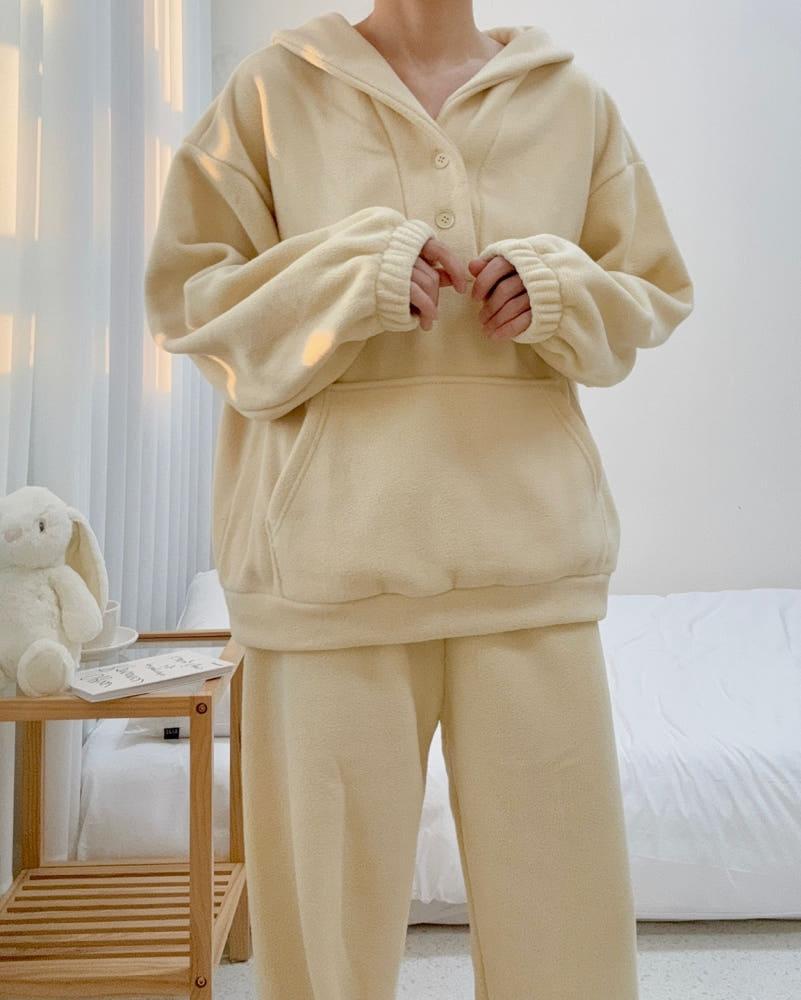 겨울 수면 잠옷 멜로우 후리스 홈웨어 기모 잠옷세트