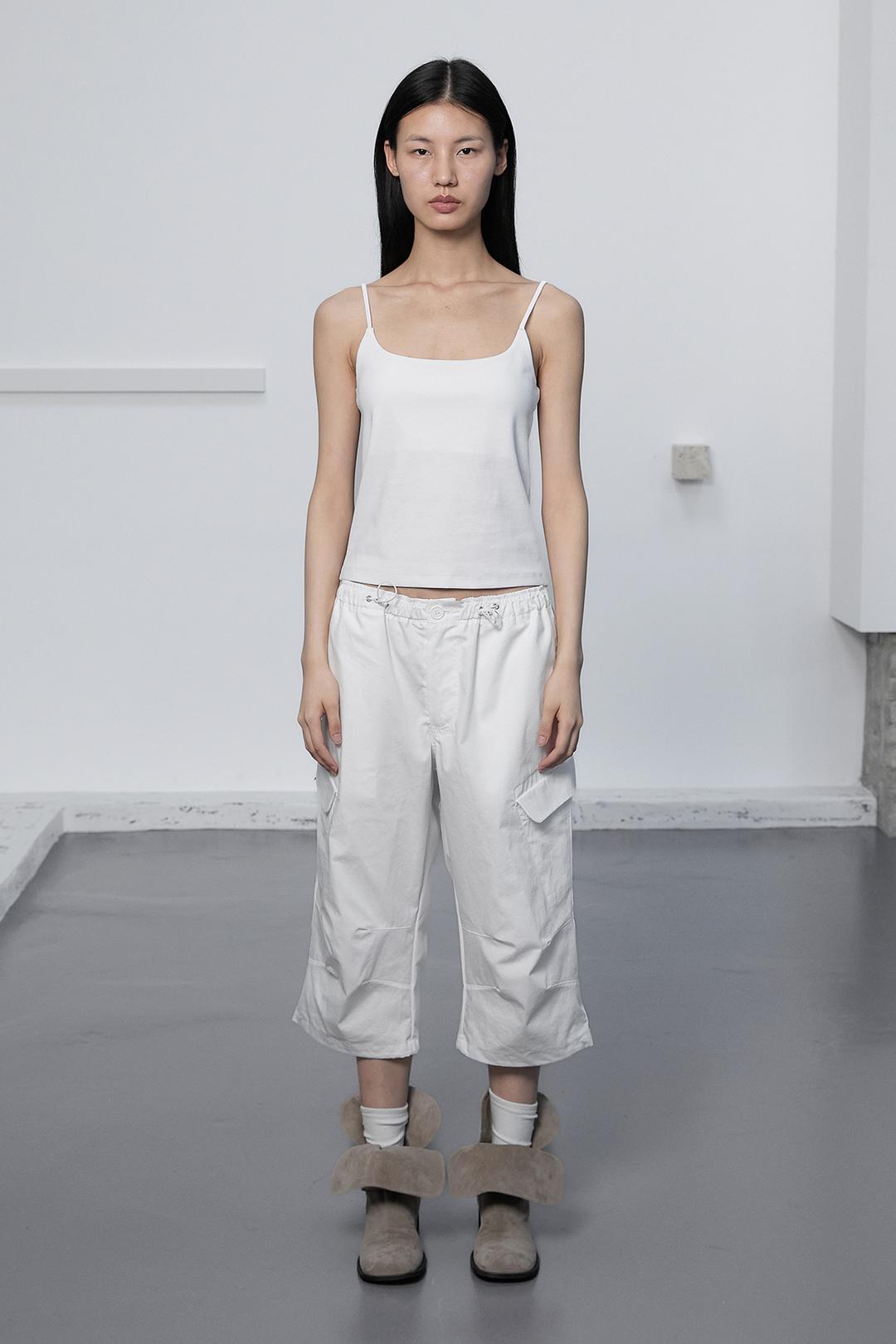 WAIST STRING CAPRI CARGO PANTS / WHITE