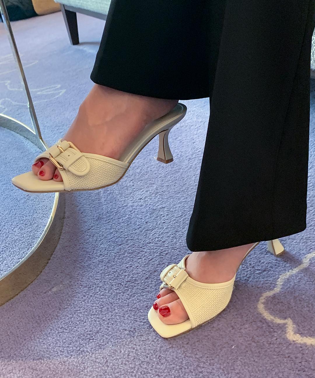 세컨찬스 [시즌오프❤️]게스 디스타 버클 샌들 뮬 슬리퍼 힐 구두 트위드 4컬러