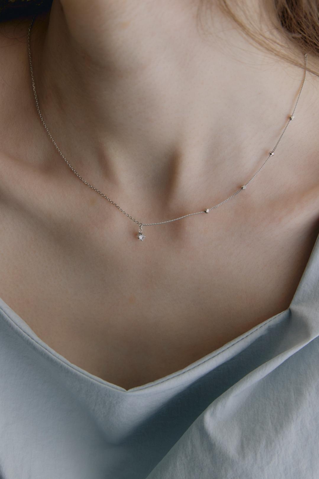 Half Cutting Ball Necklace