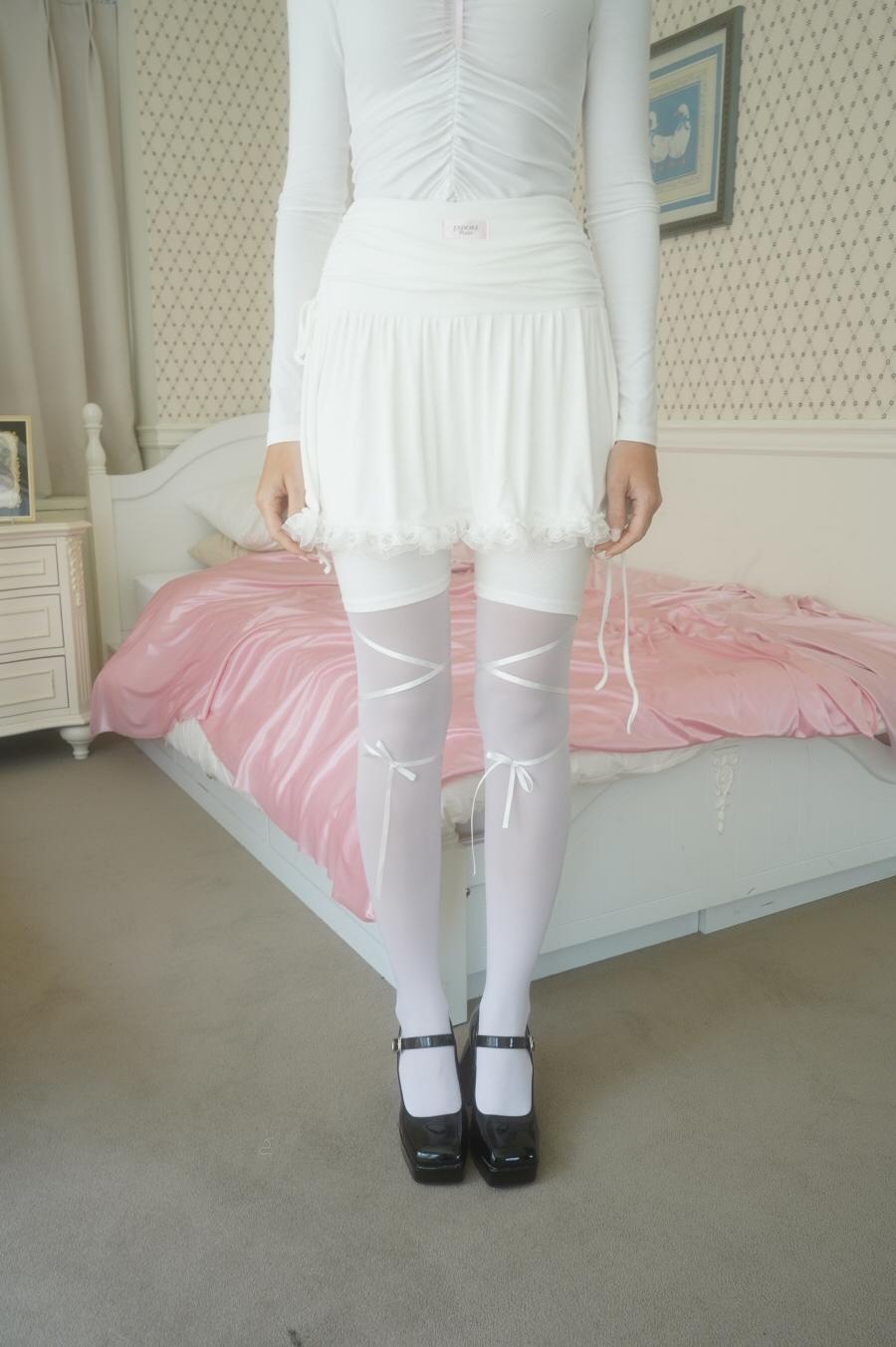 Lace Biker Skirt Pants (IVORY)