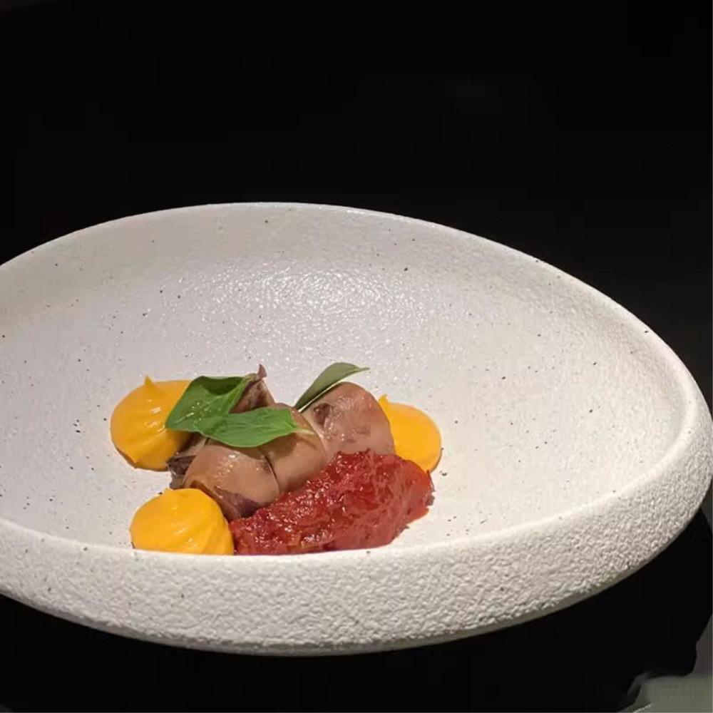 창의적인 호텔 레스토랑 도자기 화이트 식기 세척기 사용 불규칙 깊은 그릇 국물 요리 접시