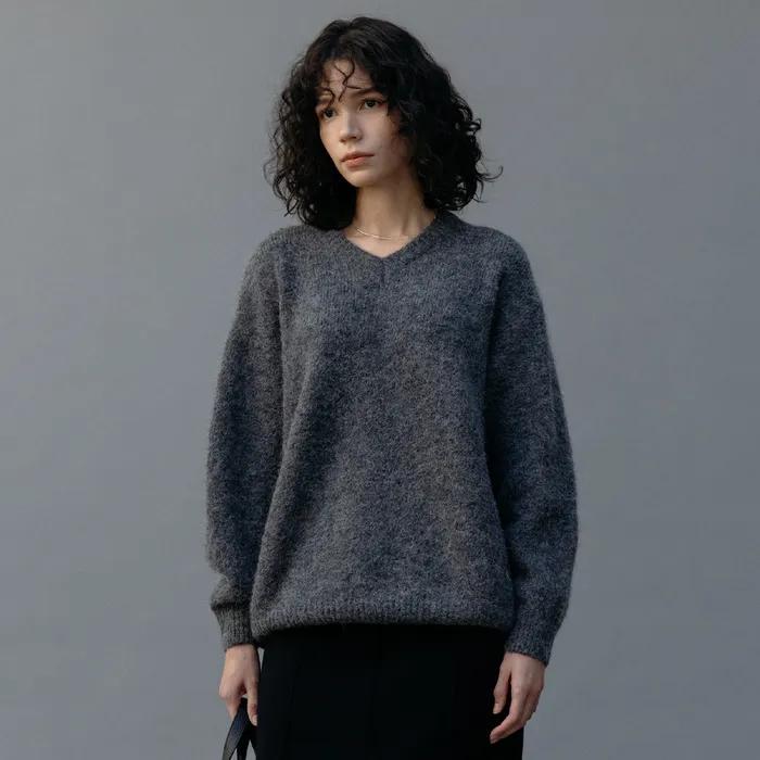 Alpaca V-Neck Knit (Charcoal)