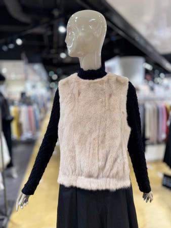 이런 상품 어때요? 시슬리 니트 트리밍 밍크 베스트 SAFUC1461 BE