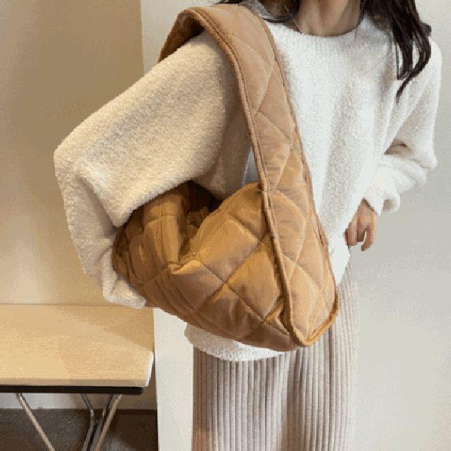 [당일 출고][5 color] 데일리 다이아 퀄팅 숄더백 푹신한 운동 요가 필라테스 헬스 산책 가방 고퀄리티 데일리룩 등원룩 직장인 학생 백