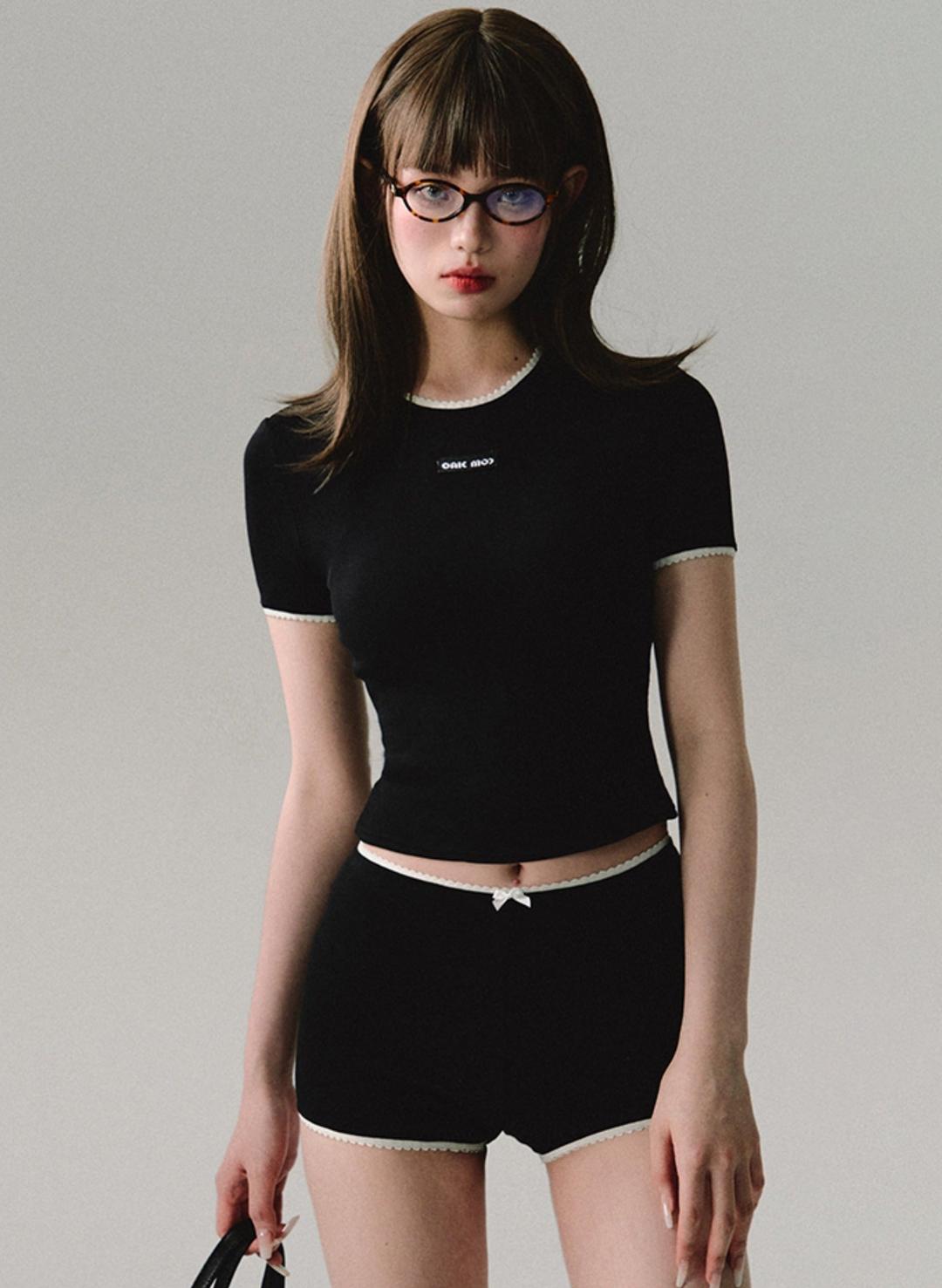스쿱 넥 쇼츠 세트업  - 검은색 탑 / S