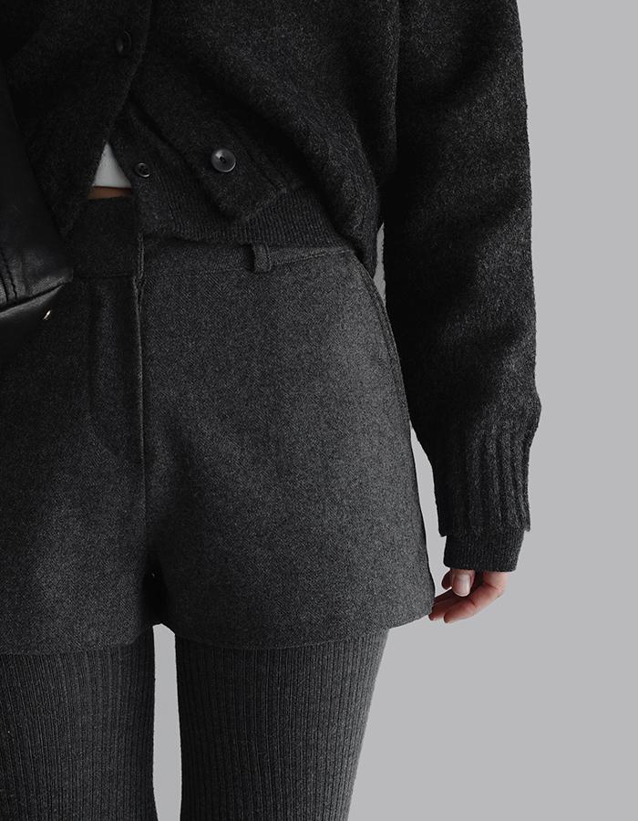 라룸 [by LAROOM] 아이비울쇼츠