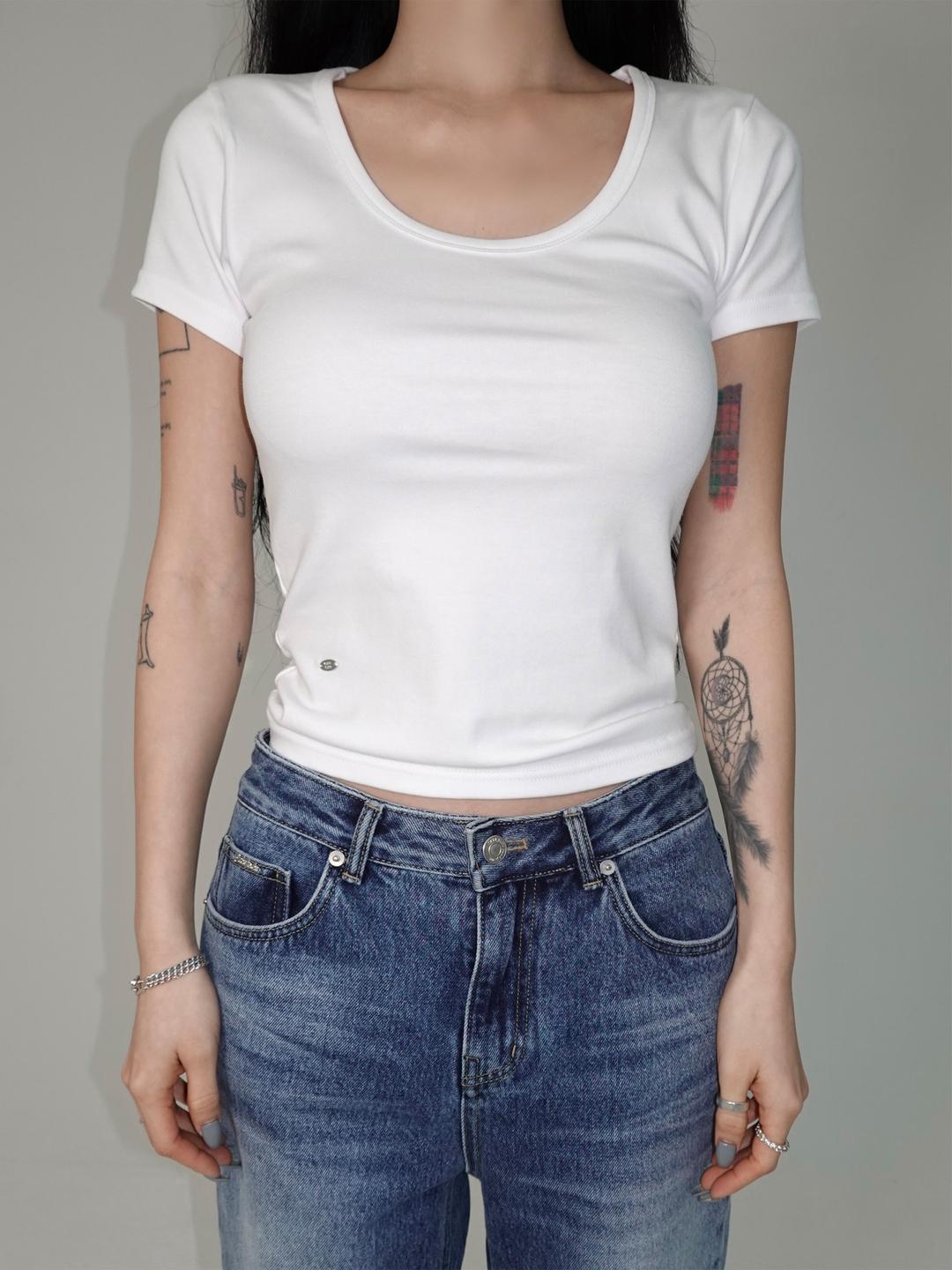 Chewy Basic U-Neck T