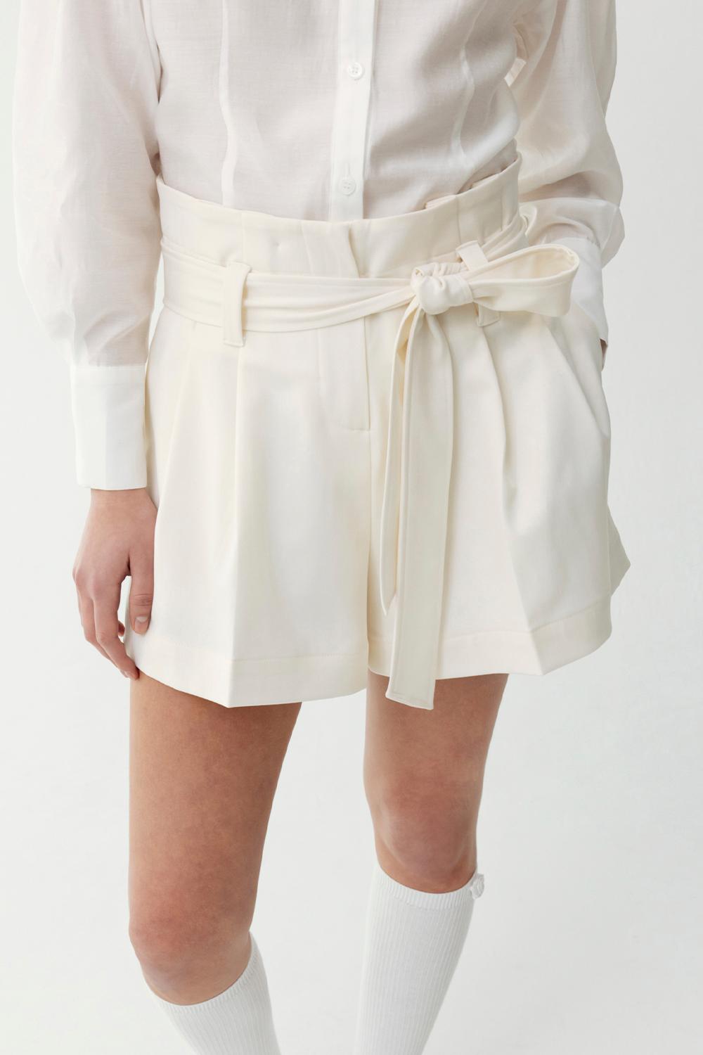 HIGHWAIST BELT SHORTS_TT4S401IV