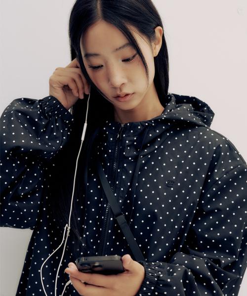 캣츠 하이넥 도트 후드 스트링 바람막이 세트 [블랙]]