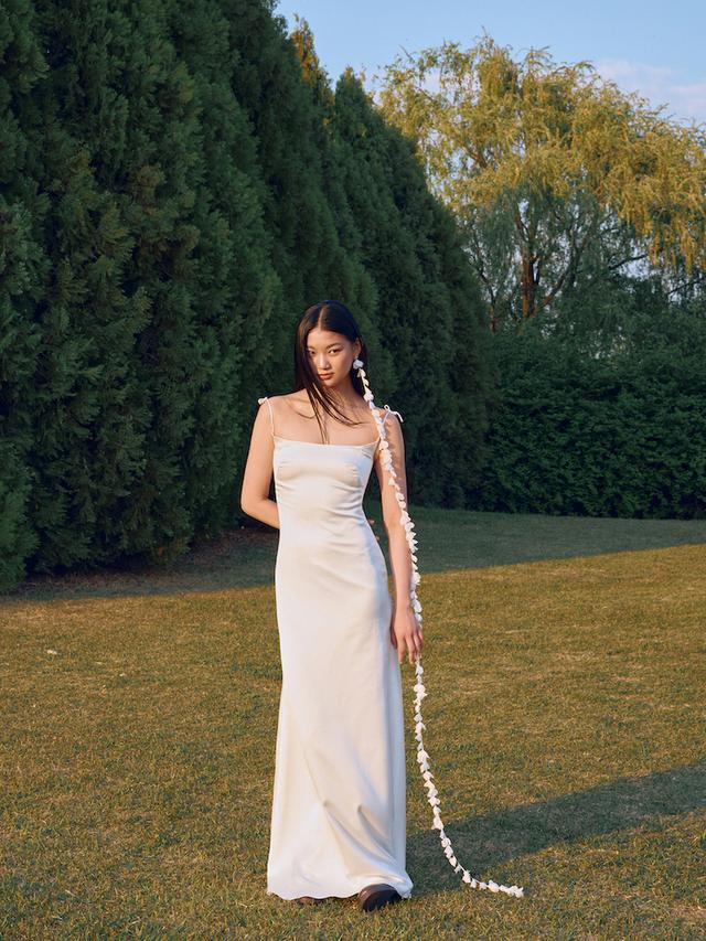 LONG LILY DROP EARRING