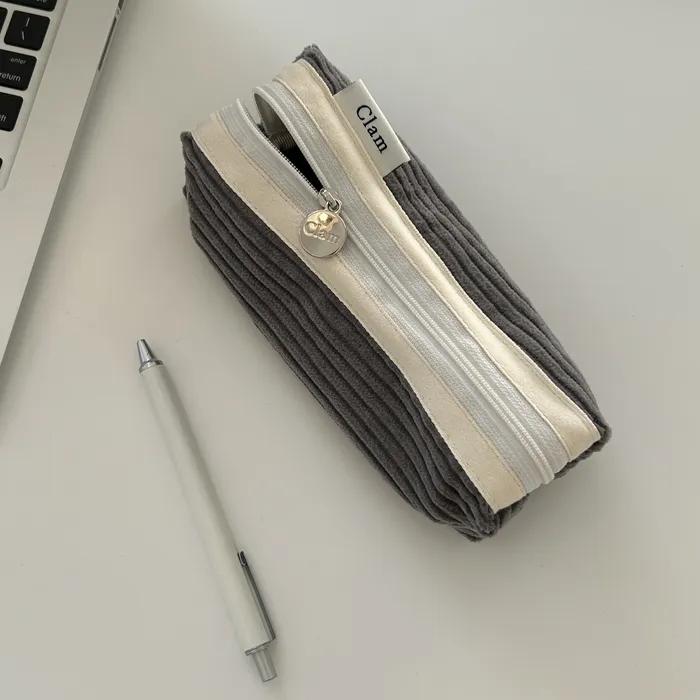 Clam round pencilcase _ Corduroy gray