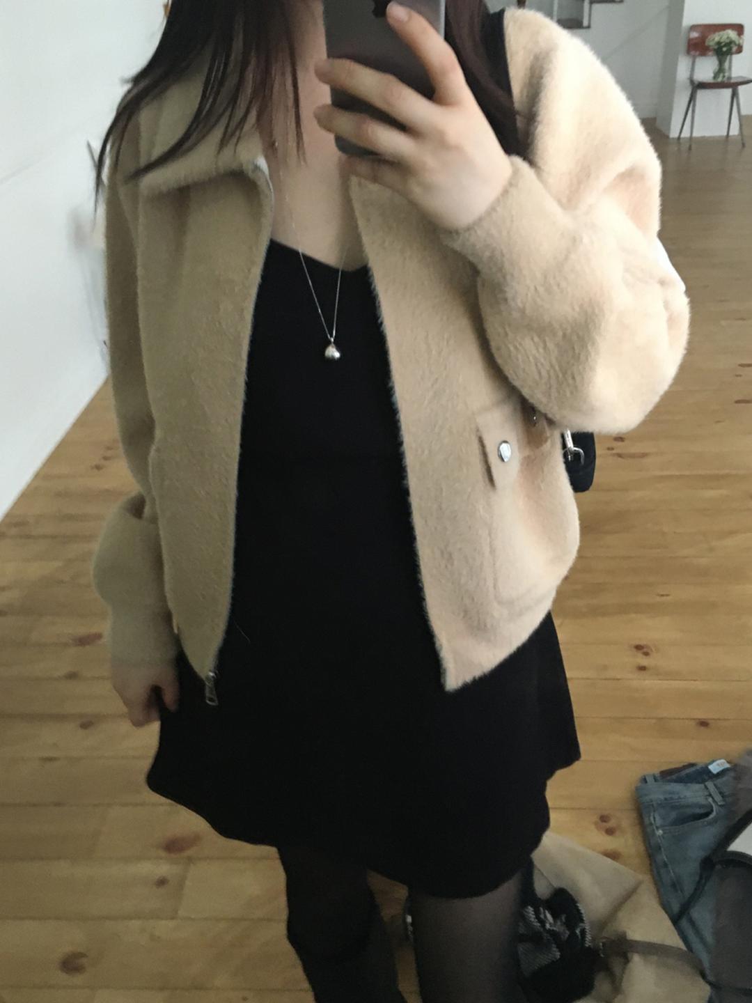 snug pocket zipup