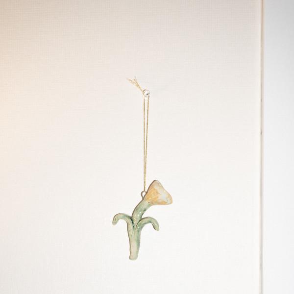 [Rosie Grove] ornament - tulip