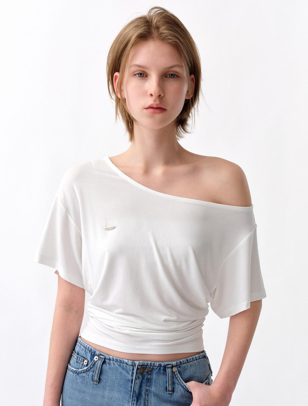 러치드 오프 숄더 탑 (아이보리)