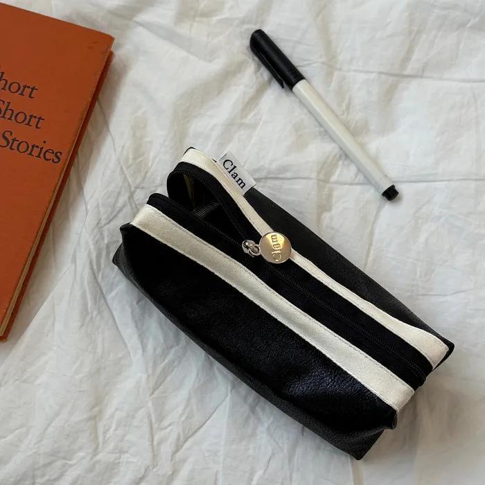 Clam round pencilcase _ Leather black