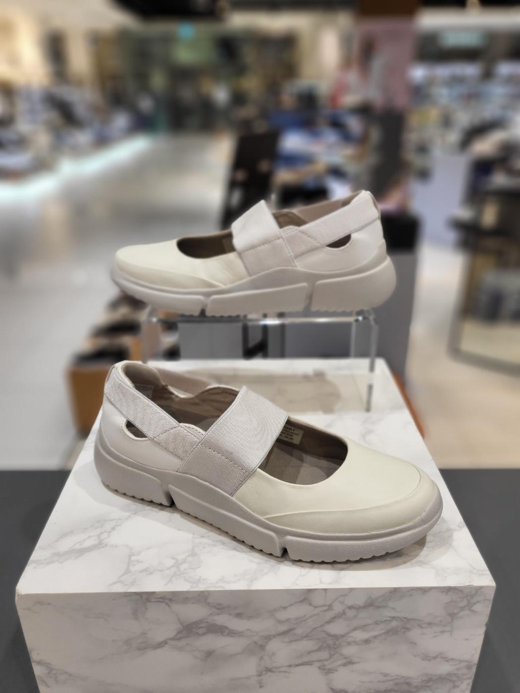 락포트 여성화 R에볼루션 메리제인 스니커즈 CI7517