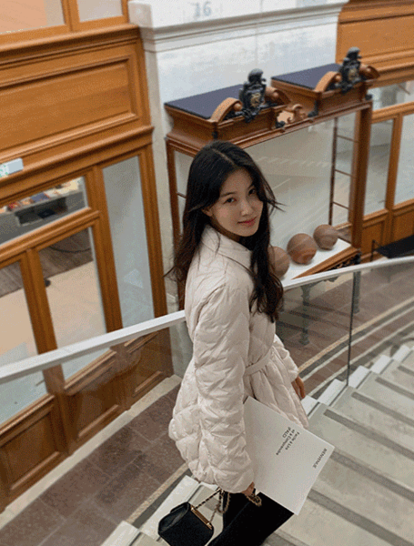 베니토 [2천장돌파/개미허리패딩✨/벨트탈부착/2사이즈][made] 아일린 퀄팅 슬림핏 패딩 (가을/간절기/데일리/데일리룩/출근룩/데이트룩/패딩/하객룩/오피스룩/아우터/)