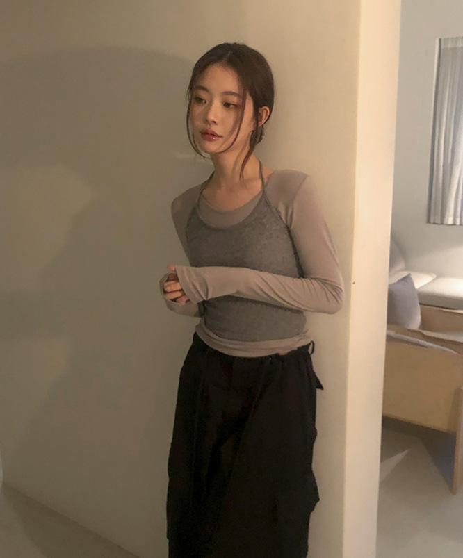 니어웨어 [사계절템🤎] 로븐 홀터넥 나시 (3color)