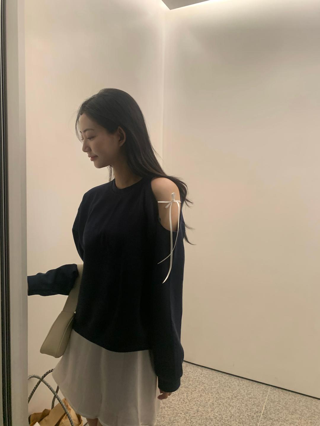 [pre-order] ribbon point off-shoulder MTM - navy