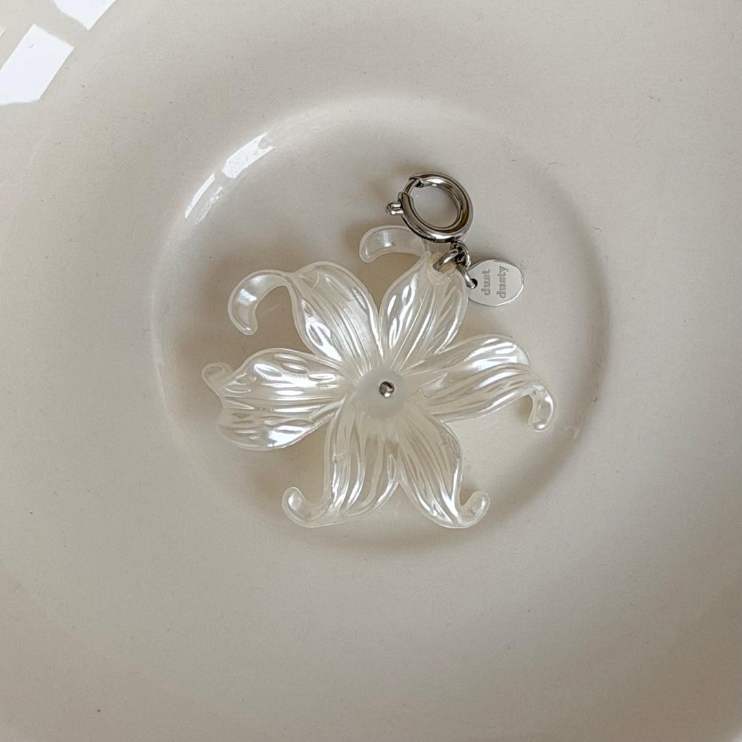 pearl flower keyring