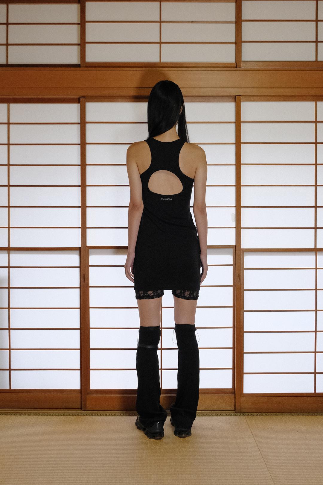 Back hole tank top dress 001