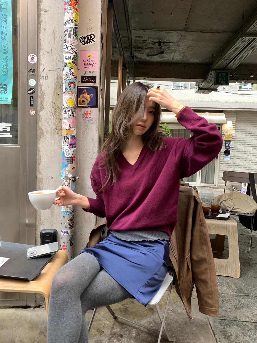 프릴리 DD. Cashmere V-neck Knitwear