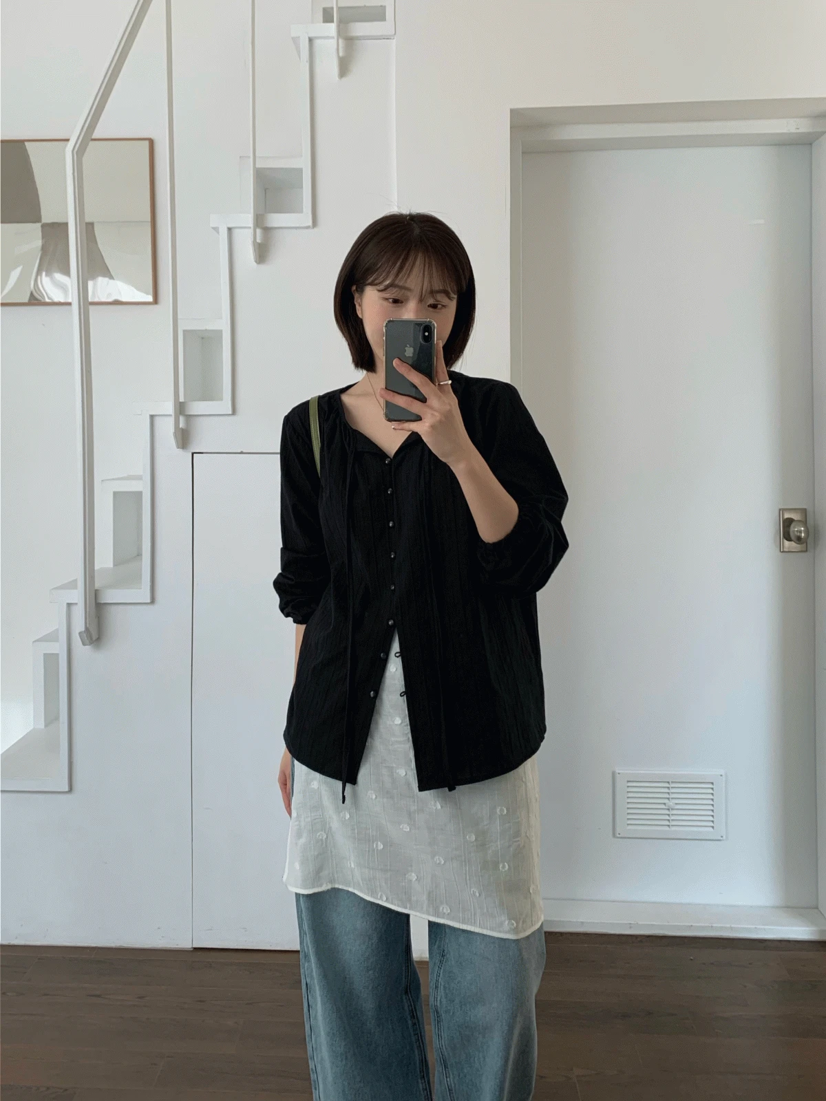 모네 스트랩 블라우스