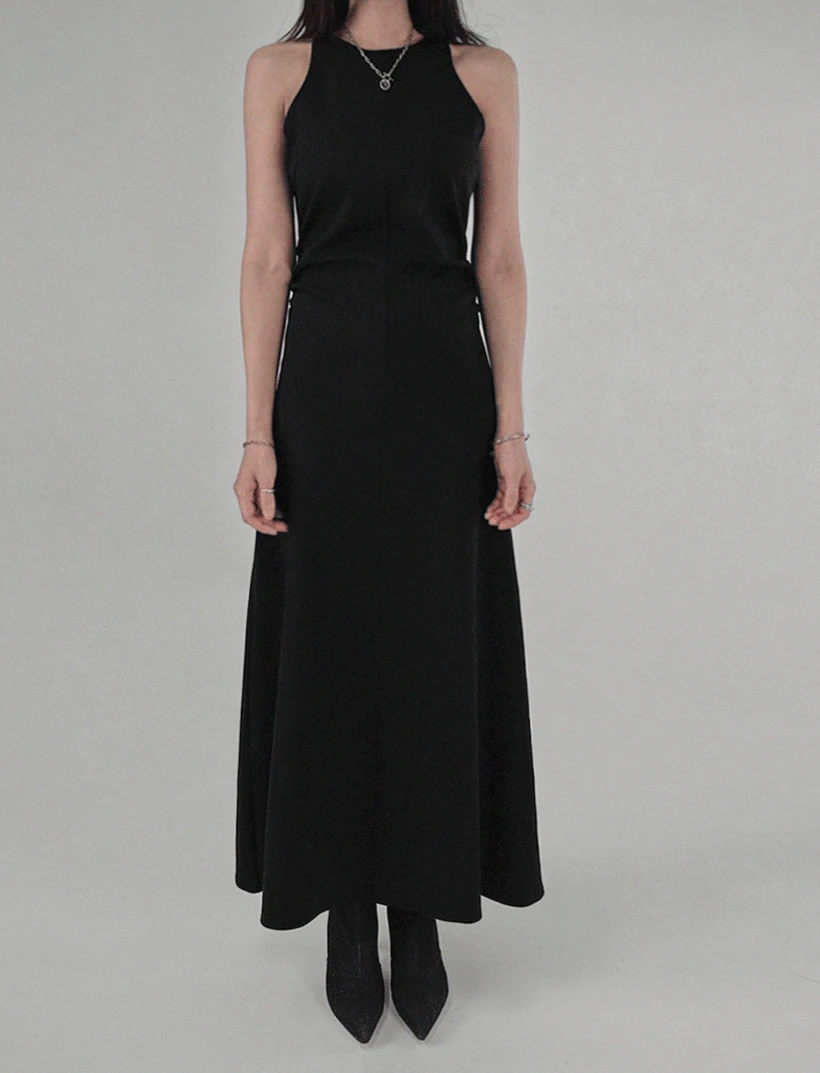 LONGLONG TEN SHIRRING SLEEVELESS LONG DRESS 롱롱 텐 절개 셔링 롱원피스 (2 COLORS)