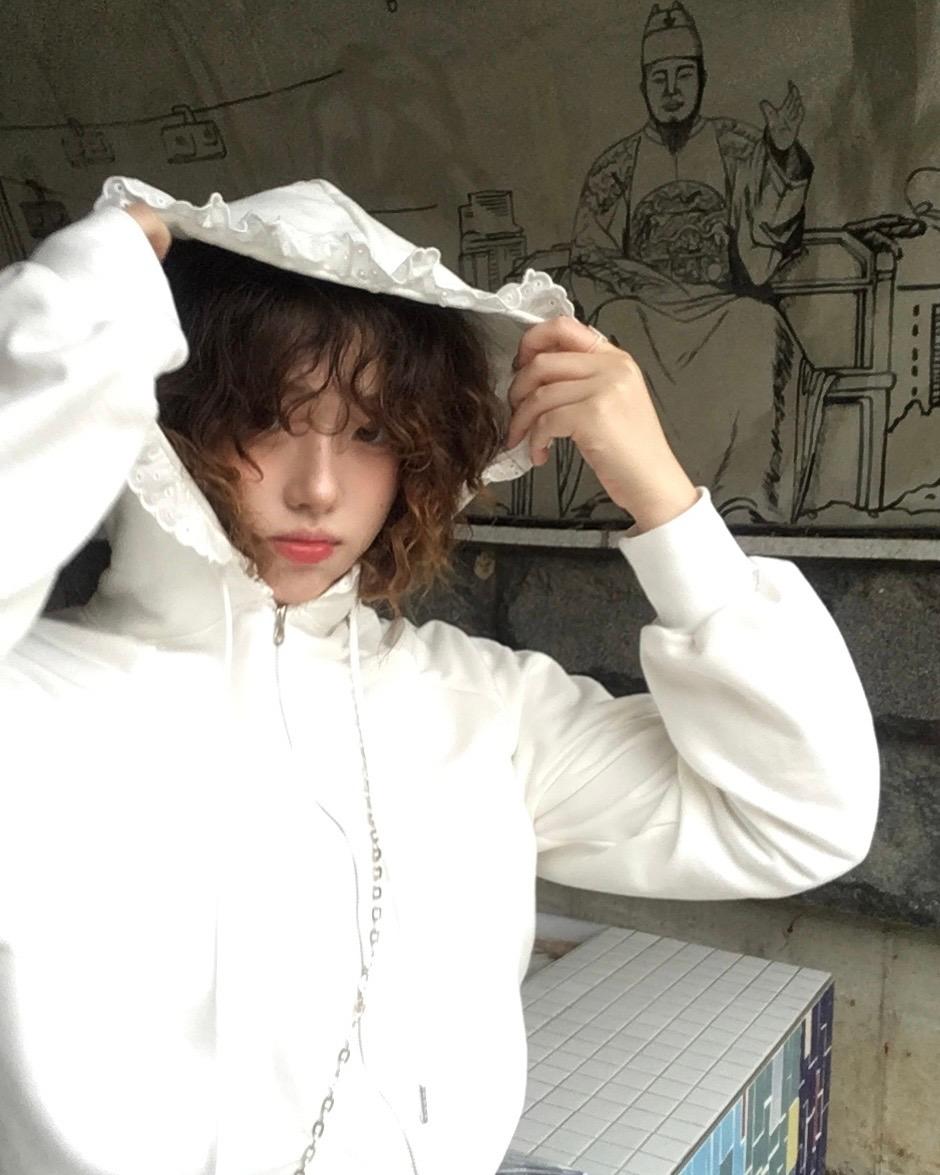 도버 레이스 프릴 후드집업