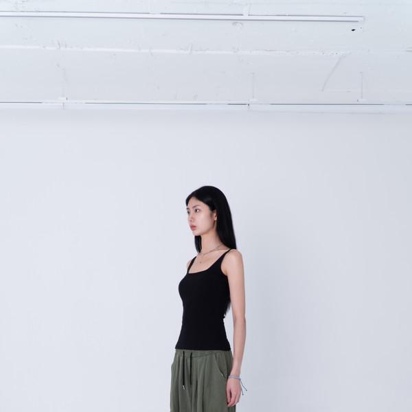 logo embroid sleeveless (black)