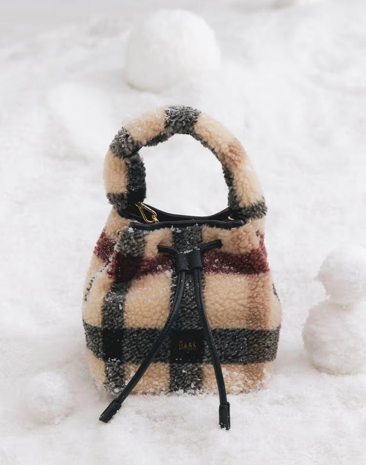 [CHECK FUR] 베이지 체크 에코퍼 버킷백