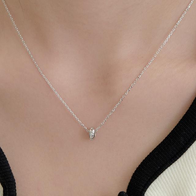 TRIPLE CUBIC NECKLACE