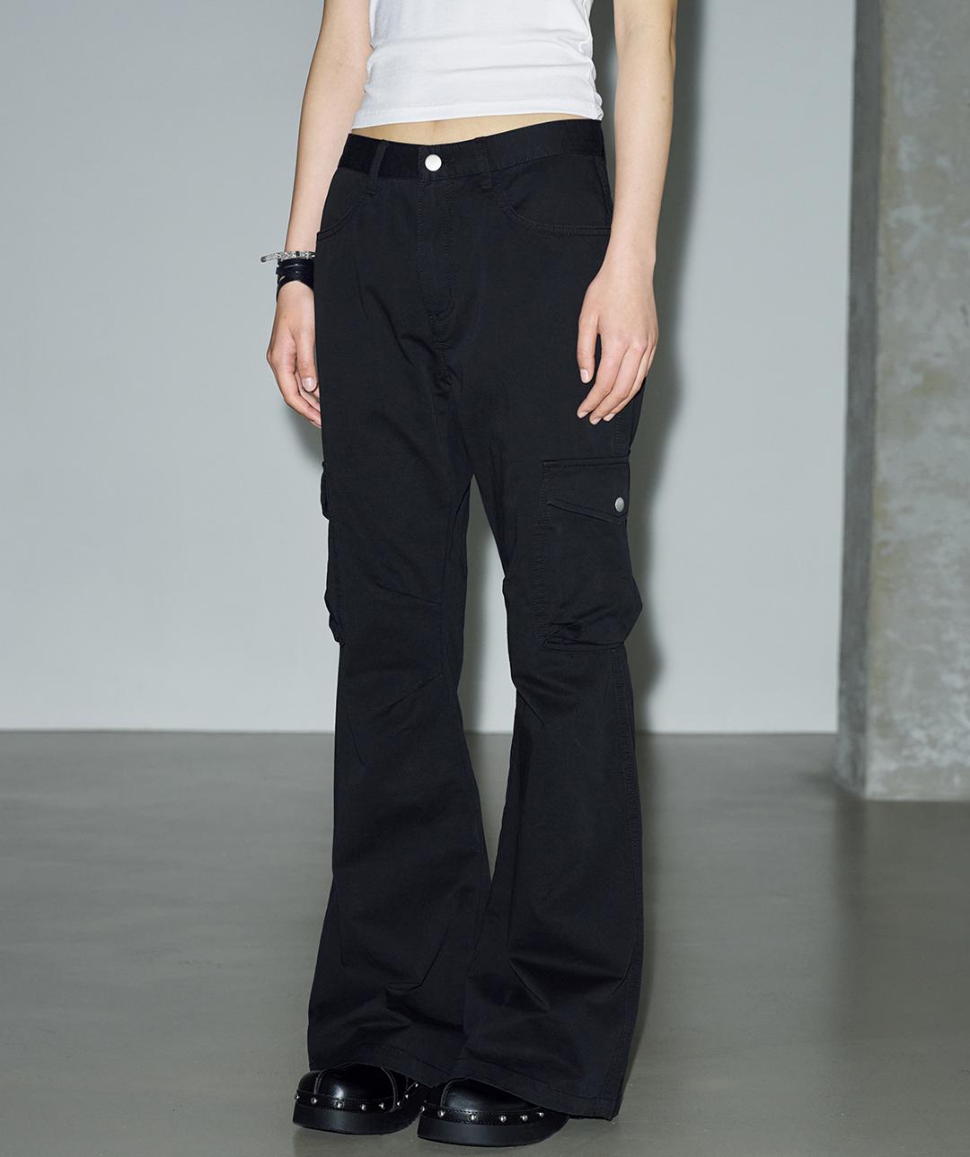 헬레네파리스 피그먼트 부츠컷 카고 팬츠 [블랙] [4월 20일 예약배송]