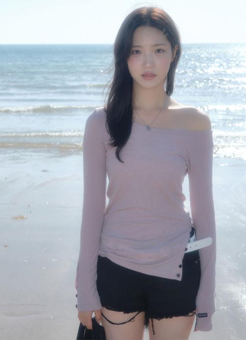 DIAGONAL BUTTON T / PINK