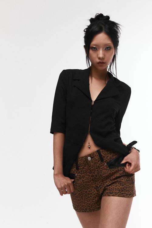 LEOPARD LEATHER POINT SHORT PANTS