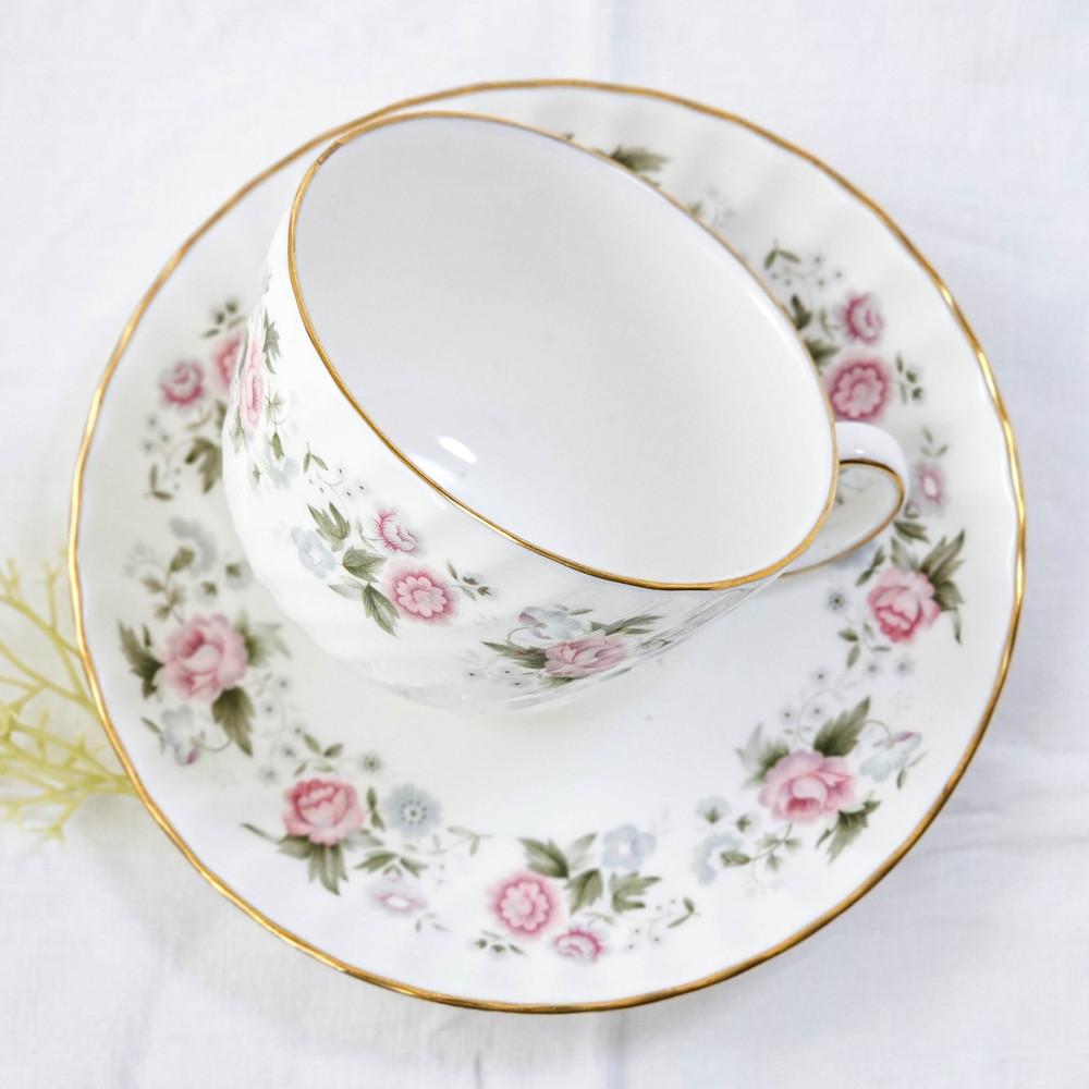 영국 민튼 스프링부케 찻잔 듀오 빈티지 엔틱 티잔 컵앤소서 홈카페