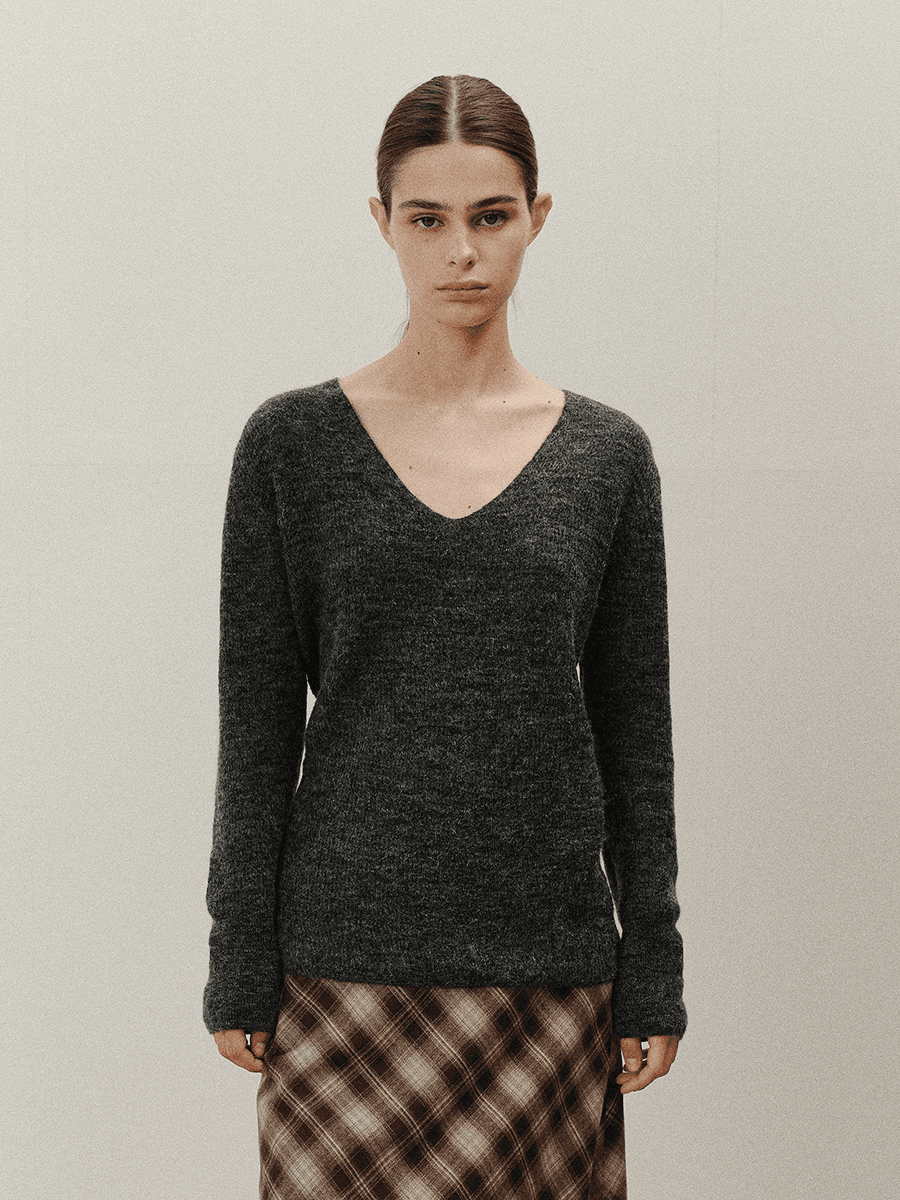 TVF DEEP V-NECK SLIM KNIT TOP_CHARCOAL