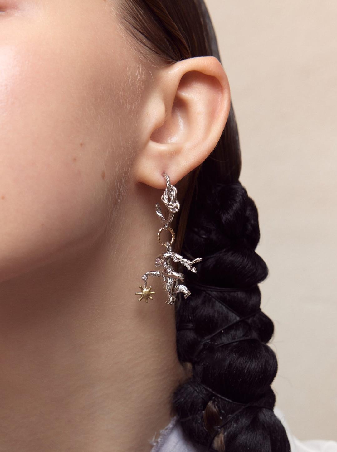 Silver Lucky Rabbit Solo Dance Earrings Knot
