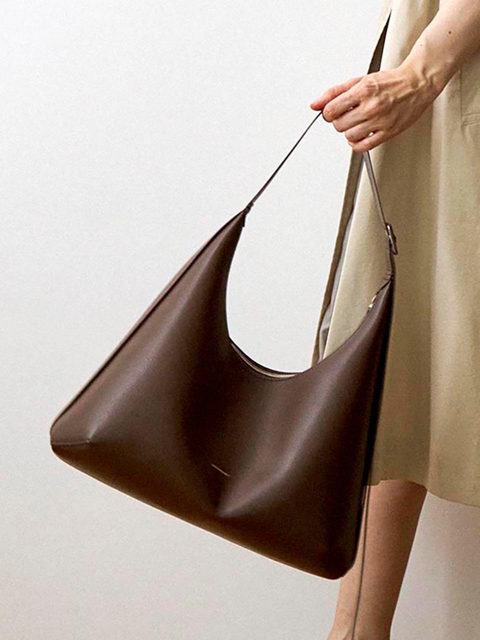 LOG HOBO ZIP L Artificial Leather SHOULDER BAG