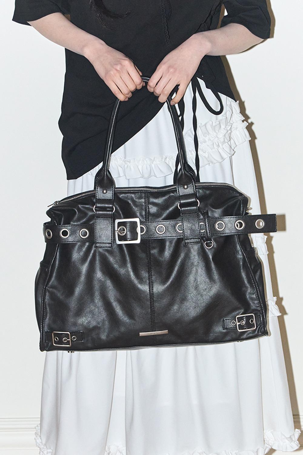 벨티드 스퀘어 토트 백 블랙