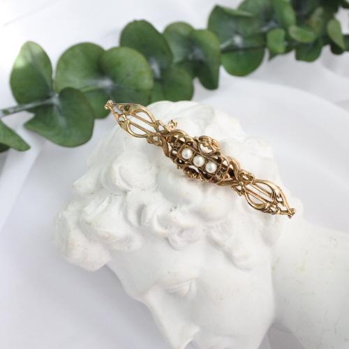 1990s faux pearl victorian style brooch