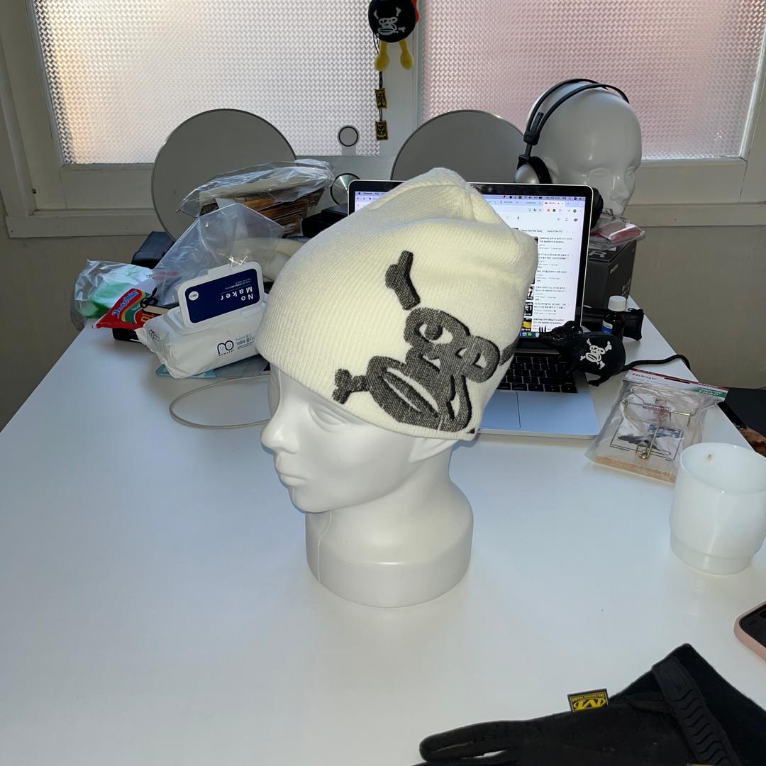 BLF Skull beanie [ White ]
