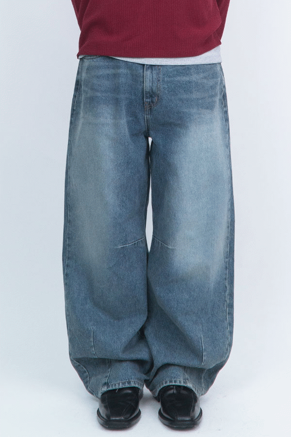 Dart Curved Jean