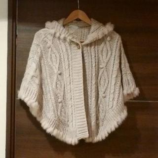 値下げ earth music&ecologyポンチョ裾にラビットファー　秋冬物