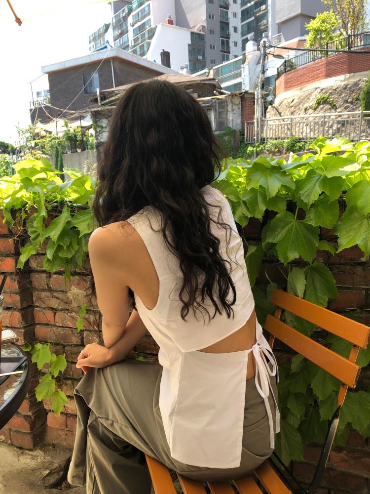 백 포인트 나시 블라우스 (white, black)